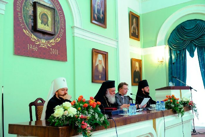 San Pietroburgo - Relazione dell'Arcivescovo Hienymus all'Accademia Teologica