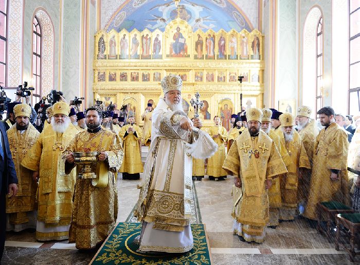 Mosca - Il Patriarca Kirill durante il rito di consacrazione della Chiesa di San Vladimir