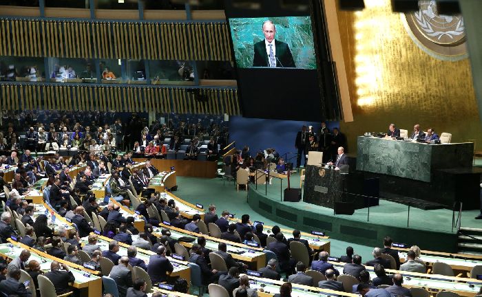 New York - Putin durante il suo discorso all'Assemblea Generale delle Nazioni Unite.