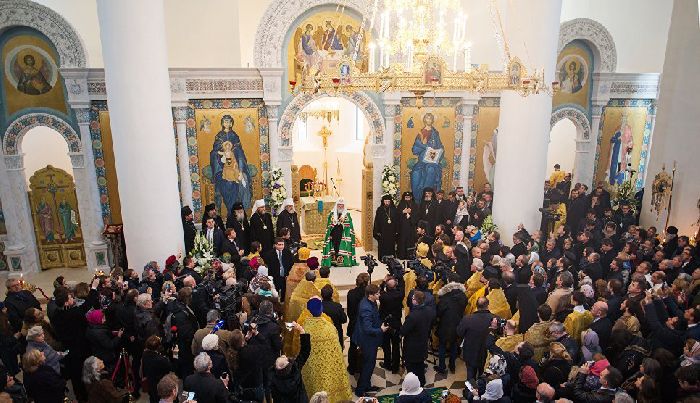 Il Patriarca di Mosca e di tutta la Rus' Kirill al termine del servizio divino