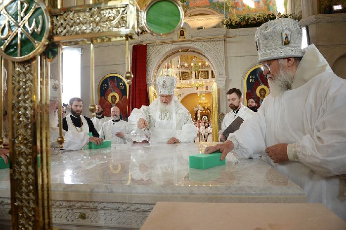 Mosca - Servizio patriarcale nella festa dell'Ascensione nel Monastero Sretensky. Consacrazione della Chiesa della Resurrezione di Cristo e dei Nuovi Martiri e Confessori della Chiesa Russa.