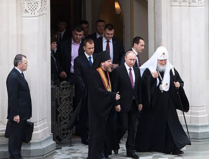 Il presidente Vladimir Putin in visita al Monastero Sretenskij
