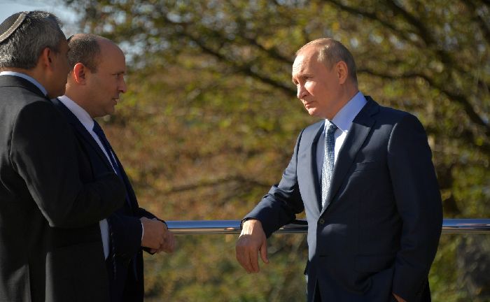 Sochi – Vladimir Putin aon il primo ministro israeliano Naftali Bennett dopo i colloqui bilaterali.