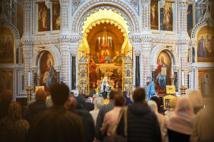 Mosca - Servizio patriarcale nella festa dell'icona di Kazan della Madre di Dio nella Cattedrale di Cristo Salvatore.