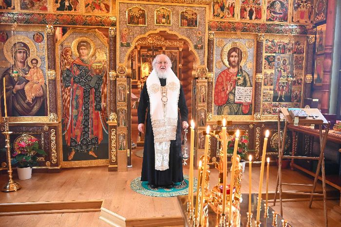 Peredelkino - Servizio patriarcale nel sabato dei genitori di Dimitrievskij nello skit di Alexander Nevsky.