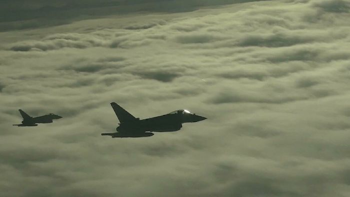 Caccia britannici scortano a distanza ravvicinata TU-160 russi. @ Sputnik.