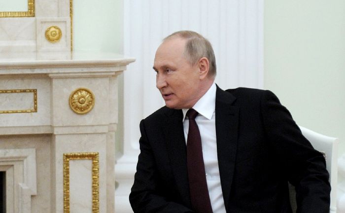 Mosca – Vladimir Putin durante l’incontro con il presidente della Repubblica dell'Uzbekistan Shavkat Mirziyoyev.