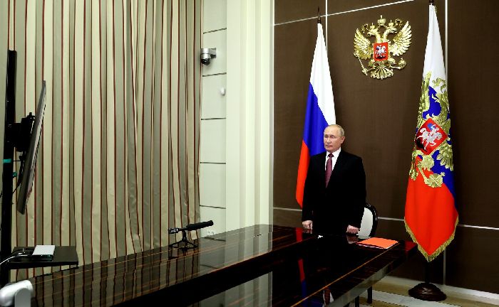 Sochi – L'incontro con i membri permanenti del Consiglio di Sicurezza è iniziato con un minuto di silenzio.