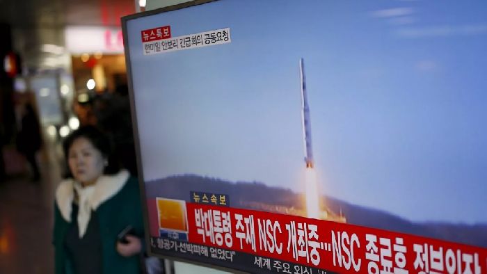 Lancio missile della Corea del Nord in Tv. © Reuters / Kim Hong-Ji. Da: it.sputniknews.com.