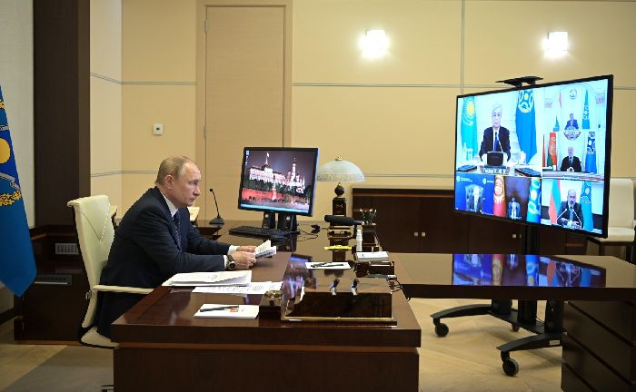 Novo Ogaryovo - Il presidente russo Vladimir Putin alla Sessione del Consiglio di sicurezza collettiva della Csto (in videoconferenza).