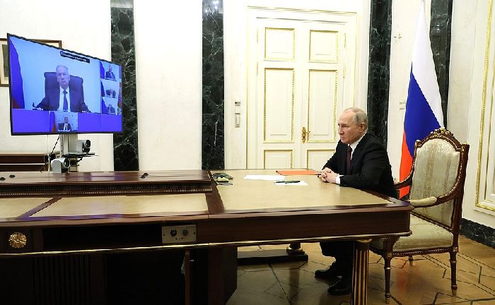 Mosca - Il presidente Vladimir Putin durante la riunione del Consiglio di Sicurezza.