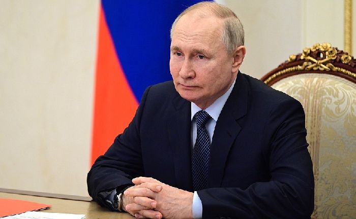 Mosca – Il presidente della Russia durante l’incontro con i membri permanenti del Consiglio di Sicurezza (tramite videoconferenza).