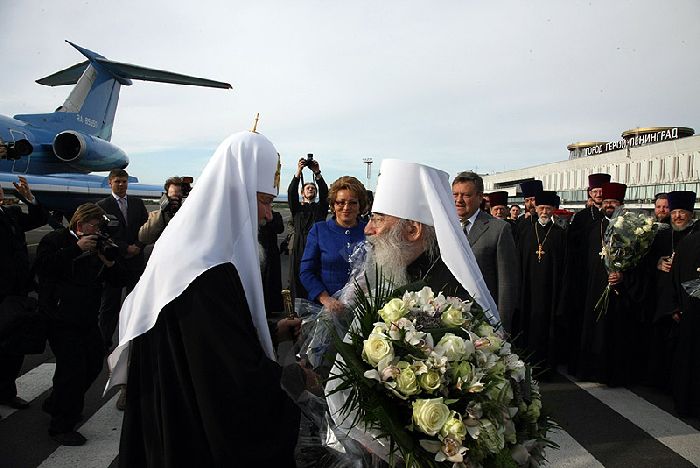 L'arrivo del Patriarca Kirill e l'omaggio del metropolita Vladimir