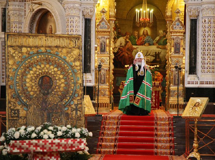 Mosca - Il Patriarca Kirill celebra la Divina Liturgia in onore di San Nicola di Bari