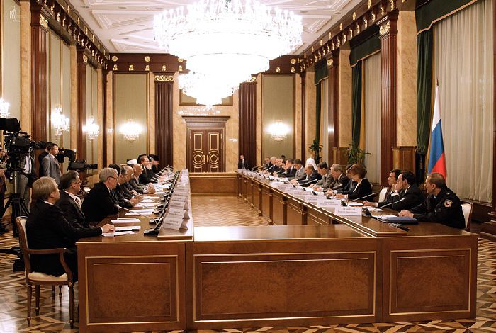 Mosca - Casa del Governo. Riunione del Comitato organizzatore della Giornata.