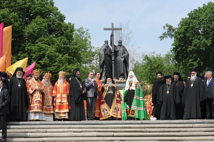 Mosca - Servizio di preghiera dinanzi al monumento dei Santi Cirillo e Metodio