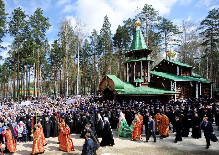 Ganina Yama - Visita del Patriarca Kirill al monastero dei Santi Martiri Reali