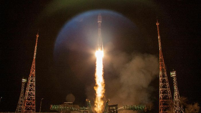 Baikonur, lancio del razzo vettore Soyuz 2.1b con lo stadio Fregat e 34 saltelliti OneWeb.  © Foto : Roscosmos / Ivan Timoshenko / Pavel Shvets / Yuzhny Space Center. Da: it.sputniknews.com.