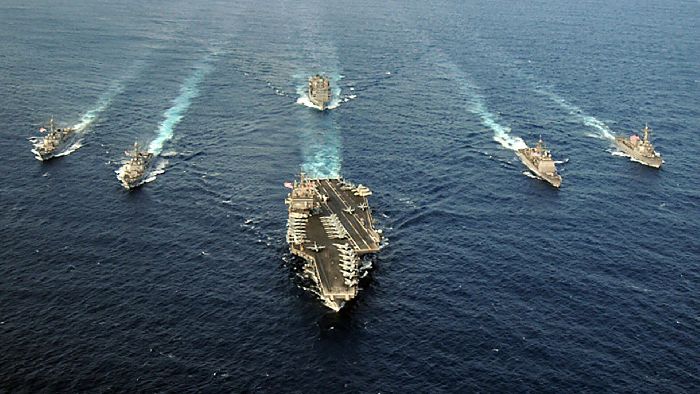 Gruppo navale americano guidato dalla portaerei Uss Enterprise. © Foto: U.S. Navy / MCSN Anna Wade. Da: it.sputniknews.com.