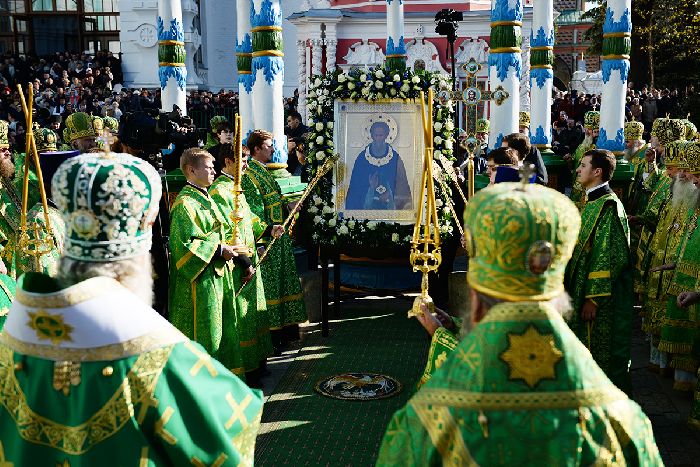 Servizio patriarcale nella Lavra della Trinità di San Sergio nel giorno della memoria di San Sergio di Radonezh.