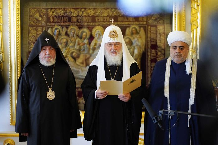 Mosca - Incontro trilaterale del Primate della Chiesa ortodossa russa, del Patriarca Supremo e Catholicos di tutti gli armeni e del presidente del Consiglio spirituale dei musulmani del Caucaso.
