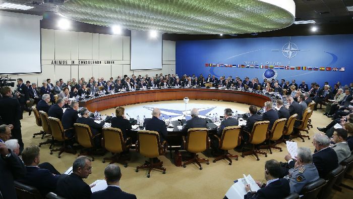 Il consiglio Nato Russia. © AP Photo / Yves Herman. Da: it.sputniknews.com.
