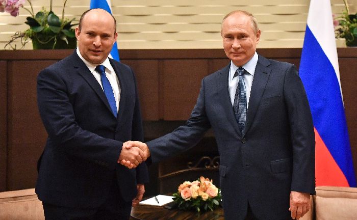 Sochi – Il presidente Vladimir Putin con il primo ministro israeliano Naftali Bennett. Foto di Evgenij Bijatov, RIA Novosti.