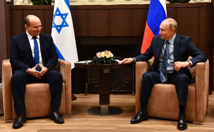 Sochi – Il presidente Vladimir Putin con il primo ministro israeliano Naftali Bennett. Foto di Evgenij Bijatov, RIA Novosti.