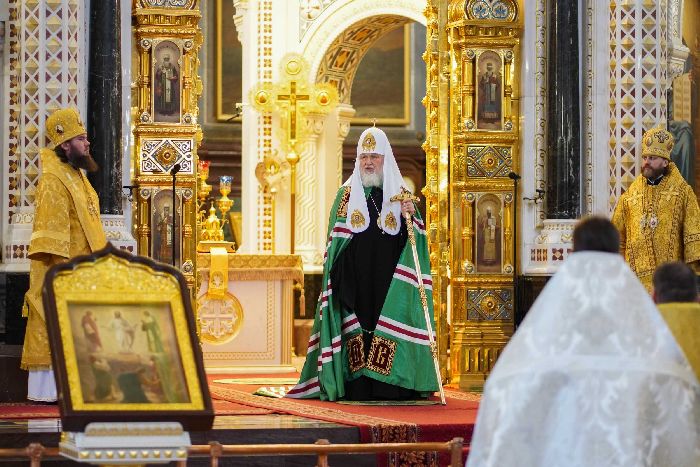 Mosca - Servizio patriarcale nella 18ª domenica dopo la Pentecoste nella Cattedrale di Cristo Salvatore. Glorificazione dell'archimandrita Gennadij (Parfentiev) dinanzi ai santi.