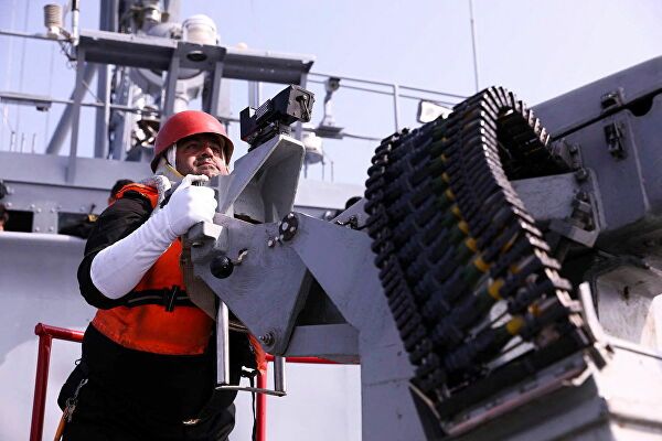 Nelle esercitazioni Chiru-2022 sono coinvolte in totale 14 navi da guerra e navi di supporto. © Reuters / Iranian Army/Wana (West Asia News Agency). Da: it.sputniknews.com.