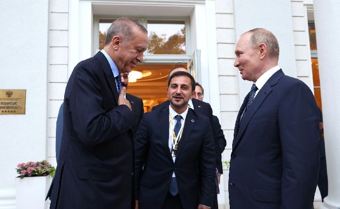 Sochi – Vladimir Putin con il presidente della Turchia Recep Tayyip Erdogan dopo i colloqui russo-turchi. Foto: TASS.