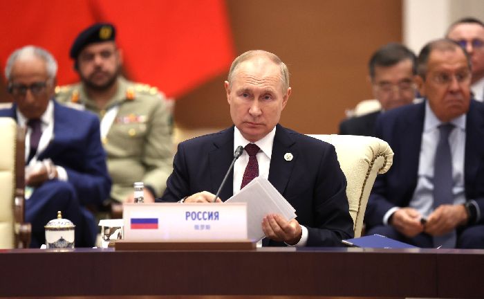 Samarcanda – Il presidente russo Vladimir Putin alla riunione del Consiglio dei Capi di Stato della SCO nel formato allargato. Foto: TASS.