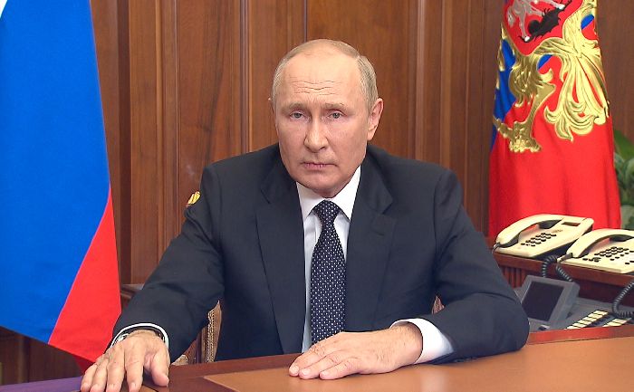 Mosca - Il presidente russo Vladimir Putin durante il suo discorso sull'operazione militare speciale per smilitarizzare e denazificare l'Ucraina e liberare il Donbass, nonché sulle misure per proteggere la sovranità e l'integrità della Russia.