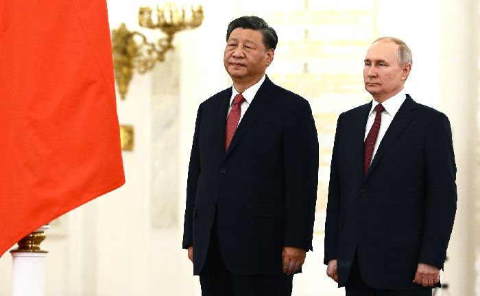 Mosca – Cerimonia ufficiale di benvenuto. Vladimir Putin con il presidente della Repubblica popolare cinese Xi Jinping. Foto: Aleksej Maishev, RIA Novosti.