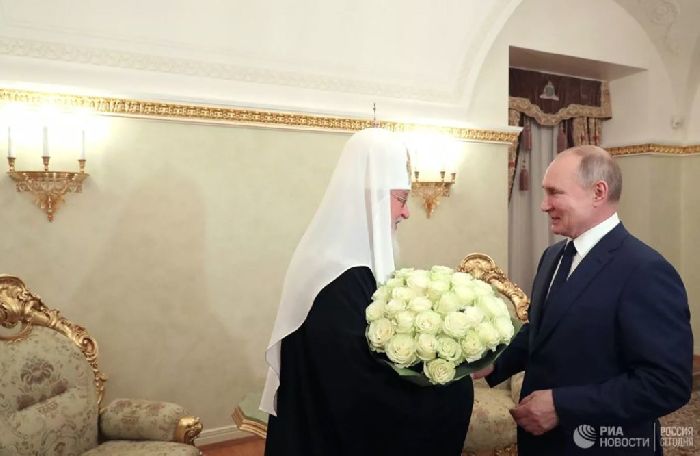 Il Presidente della Federazione Russa V.V. Putin si congratula con Sua Santità il Patriarca di Mosca e di tutta la Rus’ Kirill nel giorno del Suo onomastico (foto d’archivio).