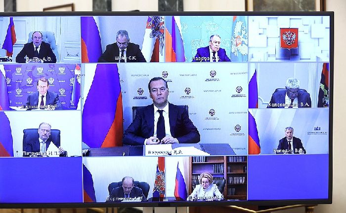 Mosca – I partecipanti all'incontro con i membri permanenti del Consiglio di Sicurezza (in videoconferenza).