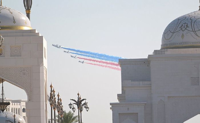 Abu Dhabi – Cerimonia ufficiale di benvenuto del Capo di Stato russo negli Emirati Arabi Uniti. 