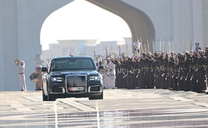 Abu Dhabi – Cerimonia ufficiale di benvenuto del Capo di Stato russo negli Emirati Arabi Uniti. 