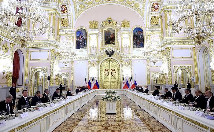 Mosca – Negoziati russo-iraniani sotto forma di pranzo di lavoro. Foto: Sergej Bobylev, TASS.