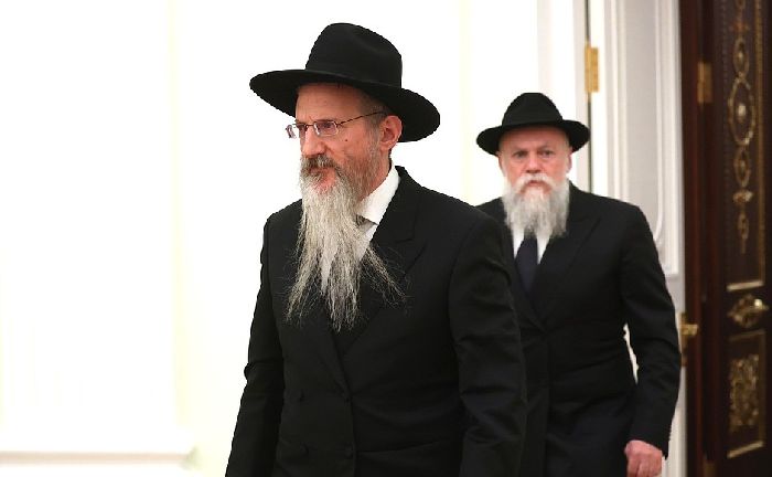 Mosca - Il rabbino capo della Russia Berel Lazar (a sinistra) e il presidente della Federazione delle comunità ebraiche della Russia Alexander Boroda. Foto: Sergej Fadeichev, TASS.